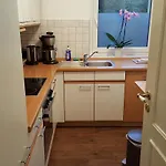 아파트 Apartment *