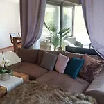 아파트 Apartment